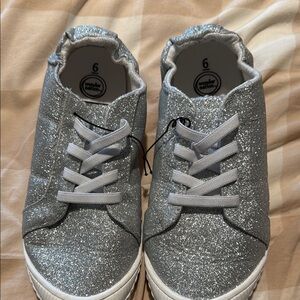 Wonder Nation Silver Glitter Sneakers Fashion-Forward Casual NWOT